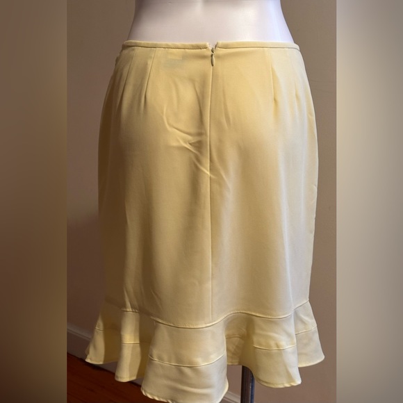 Anne Kline Skirt, Soft yellow with ruffle along the bottom SZ 10 In Great Cond - Picture 6 of 10